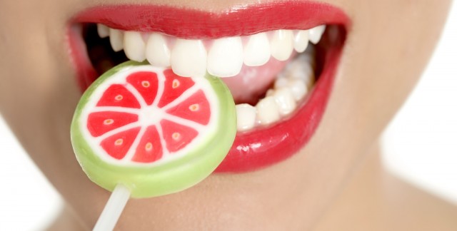 white-teeth-1439346401-640x324.jpg